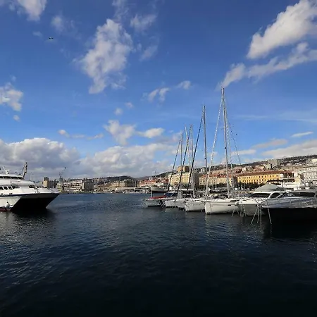 Nelly アパート リエカ